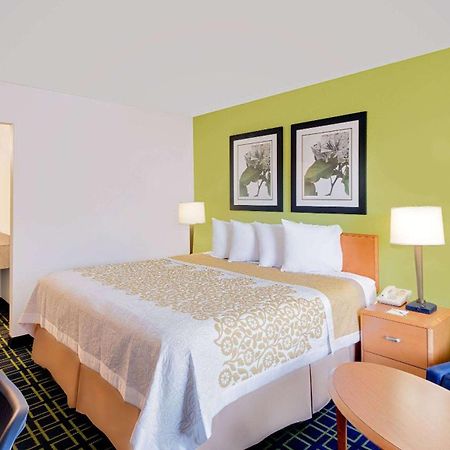 Days Inn By Wyndham Easton Dış mekan fotoğraf