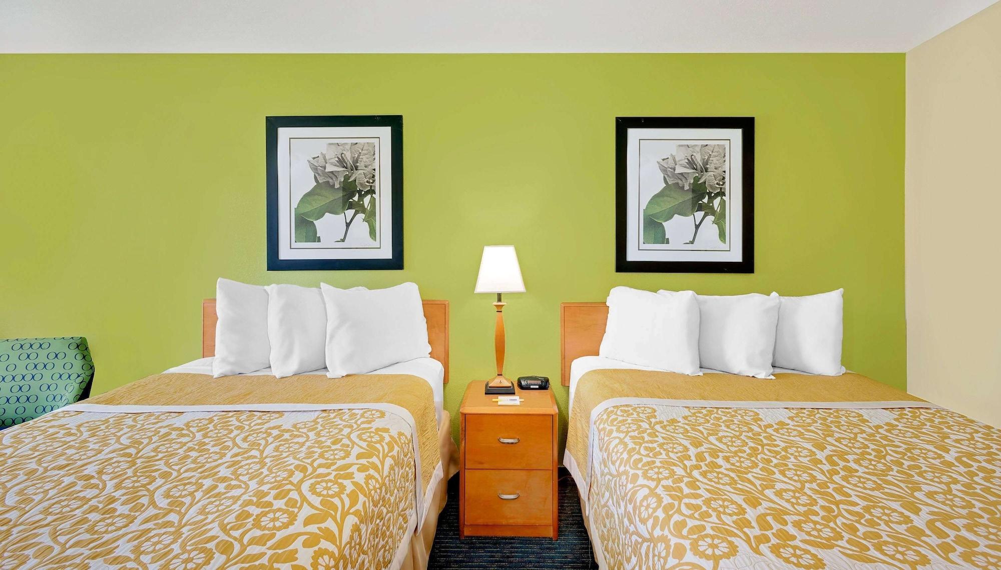 Days Inn By Wyndham Easton Dış mekan fotoğraf
